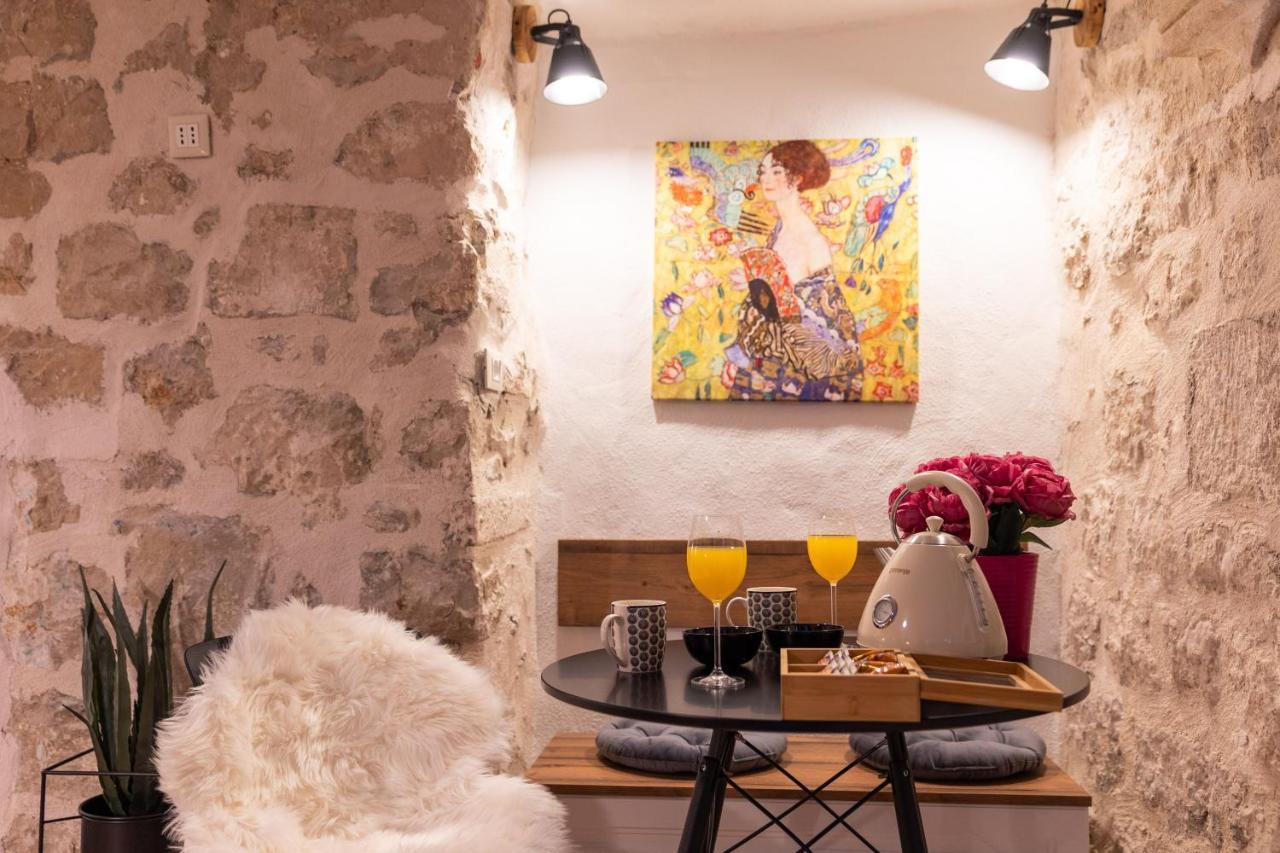 Apartment Two Steps, Location In Old Town